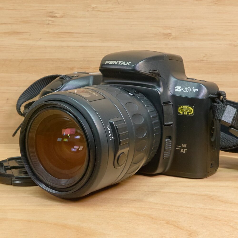 Pentax Z-50p Film Camera / 35mm SLR / SMC Pentax 28–80mm Zoom Lens / Made in Ja